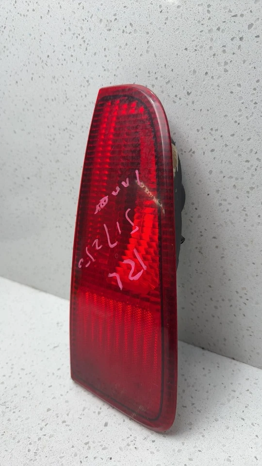 Conjunto de luz trasera izquierda Lincoln Navigator 1998 1999 2000 2001 2002 Foto 3 de 4