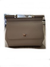 Dolce & Gabbana Beige Handbag A luxurious design that can be used daily and is p