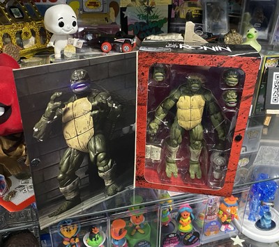 NECA Teenage Mutant Ninja Turtles: The Last Ronin (Battle Damaged) TMNT Figure