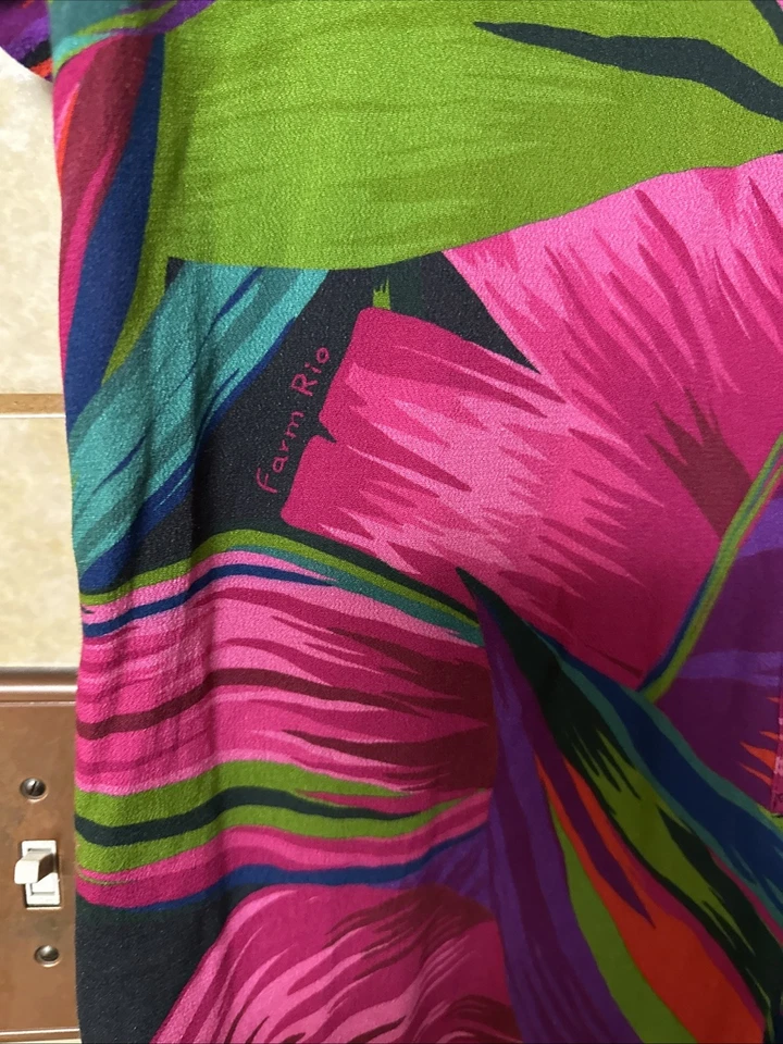 Macacão Farm Rio Anthropologie folhas da meia-noite, Urban Casual Vacationcore tamanho XS - Imagem 3 de 4