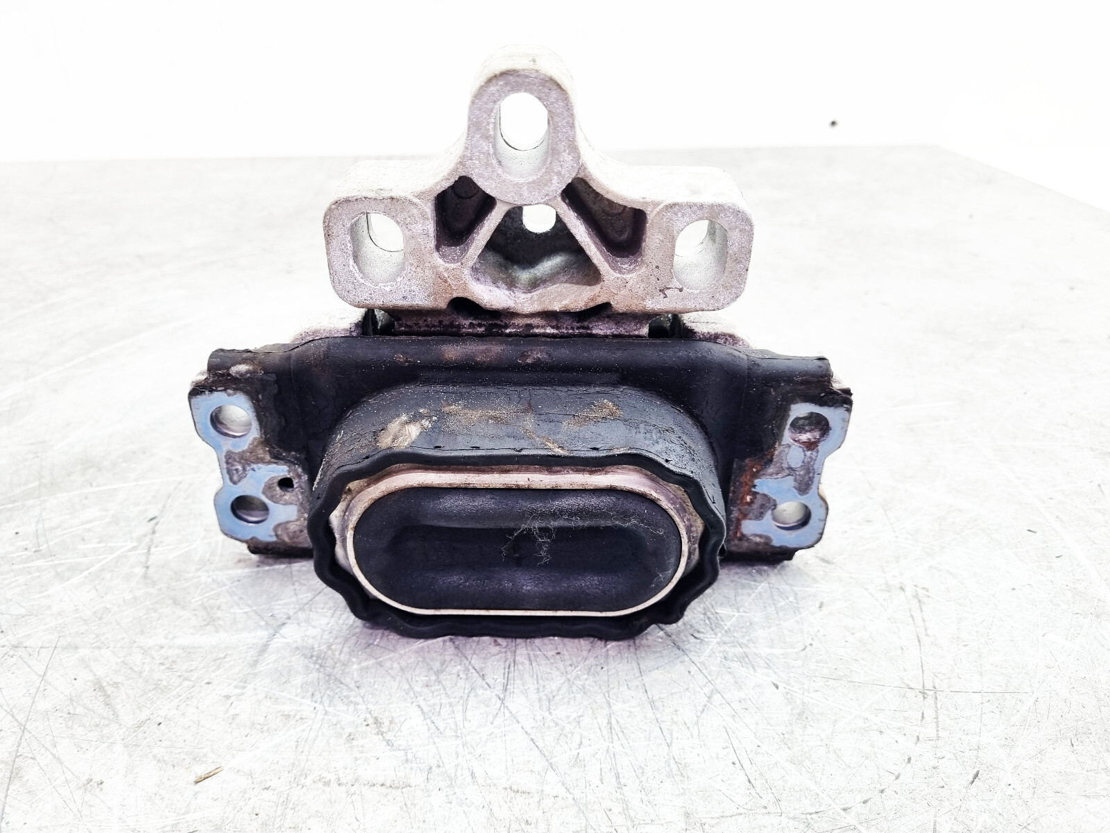 Audi Q3 2.0 TDI Quattro 2016 RHD Engine Mount Support Left Near 