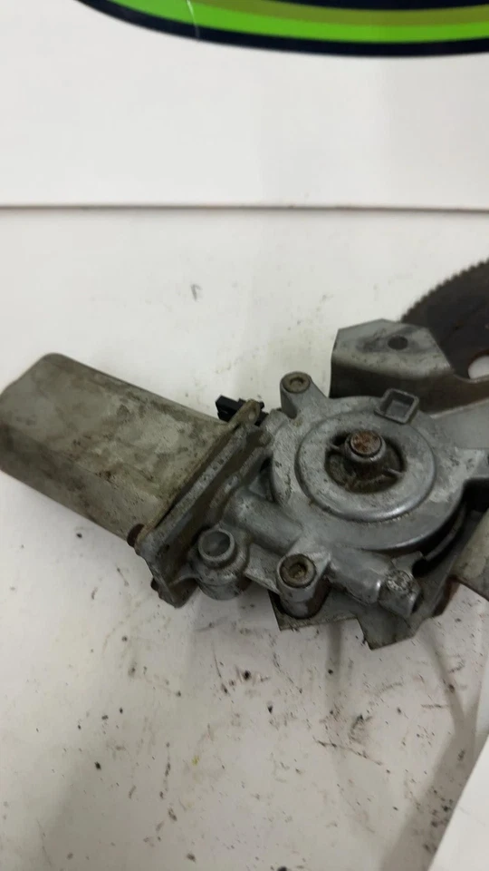 Chevrolet Corsica 1987-96 motor de ventana eléctrica LH Foto 2 de 4