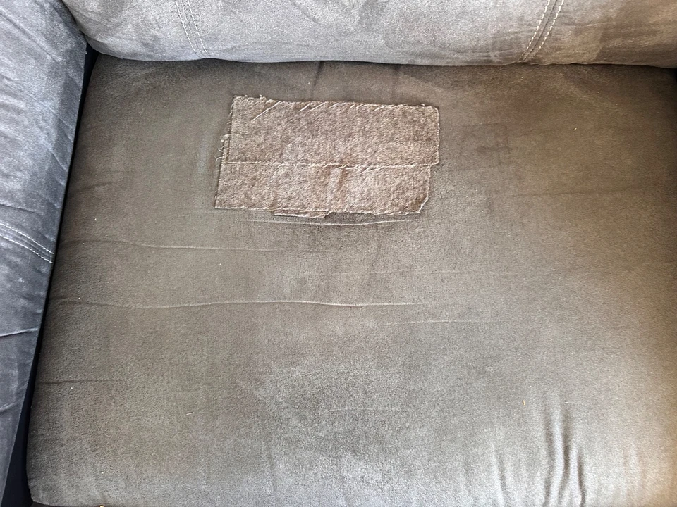 5 seat sectional with 2 recliners and a chaise lounger it is gray - Image 4 of 4