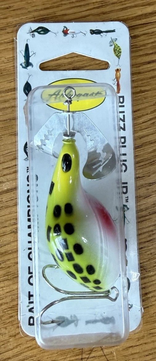 TUTO] Tout savoir sur le leurre Buzzbait - La Minute Carna - Peche et