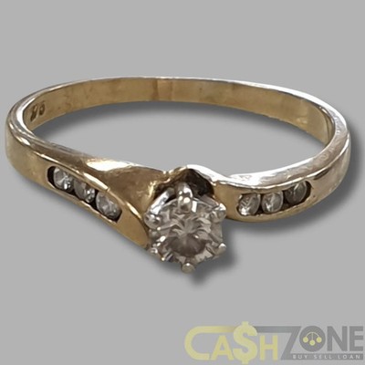 Ladies 9ct Yellow Gold Clear Stone Ring
