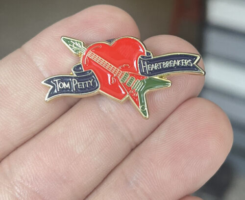 Tom Petty And The Heartbreakers enamel Pin MTV rock Pop 80s 90s Retro Hat Lapel - Afbeelding 1 van 2