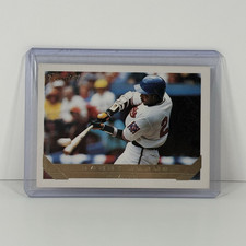 Topps 1993 Topps Barry Bonds Pittsburgh Pirates Baseball Card #2 Base Set