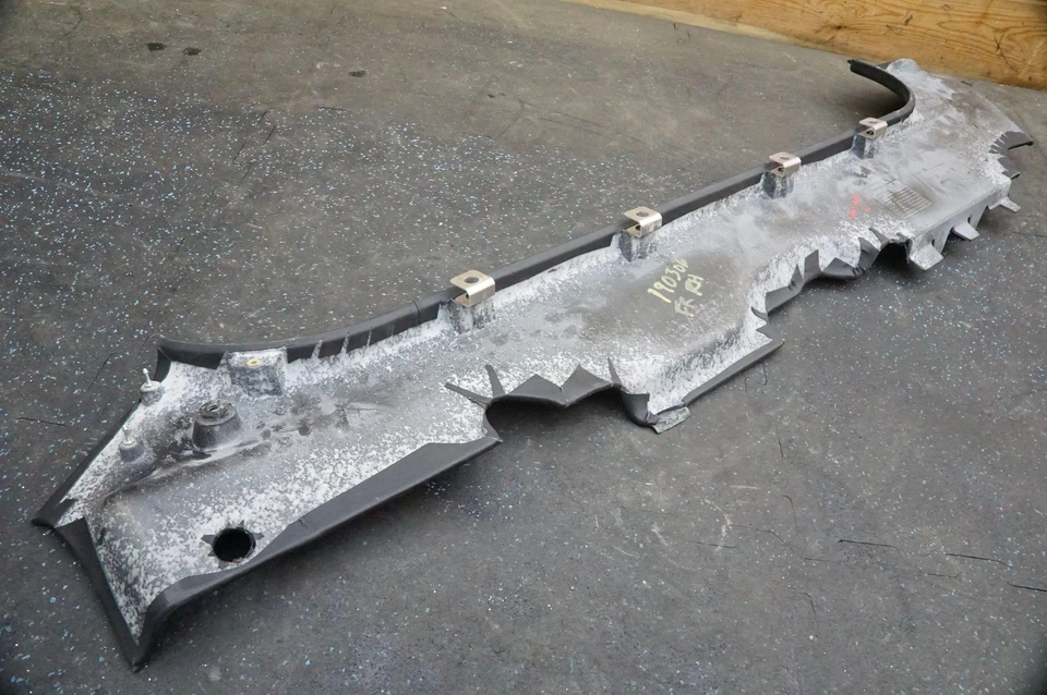 Balancín inferior interior pasajero derecho negro 82847000 Ferrari FF 2011-16 Foto 4 de 4