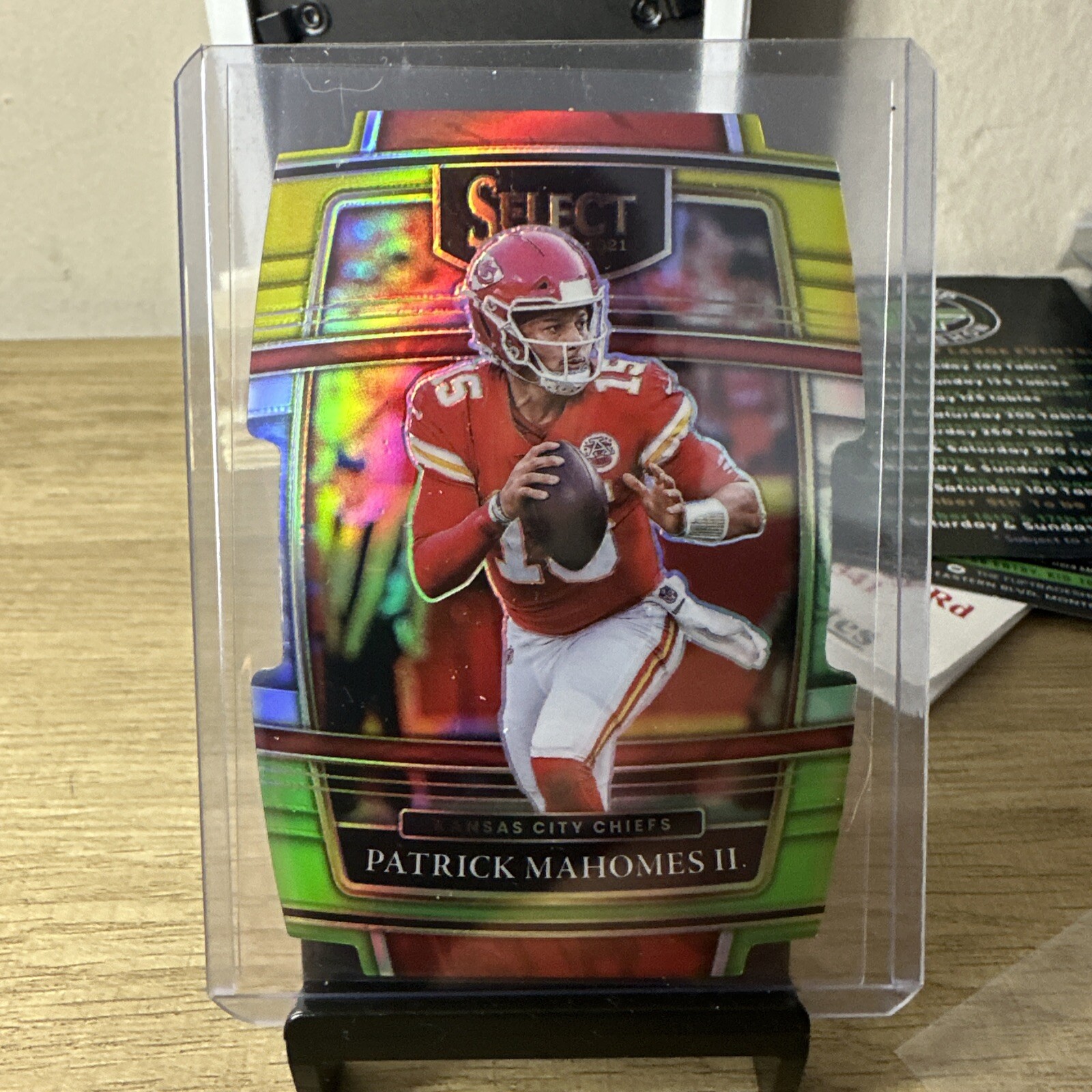 2021 Select Patrick Mahomes Concourse Yellow & Green Die Cut Prizm Chiefs