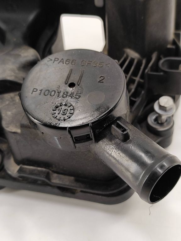 Peugeot 5008 II 2019 Diesel 96kW Rocker cam cover 98279295 UVY7678  