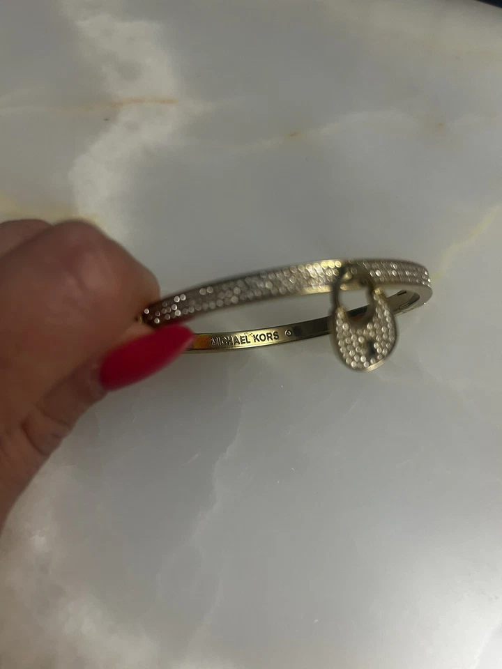 Brazalete con cierre de cristal pavé MICHAEL KORS - Descontinuado en tiendas Foto 4 de 4
