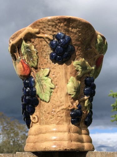 "Impresionante jarrón antiguo de cerámica arte mayólica uva melocotón 7,5" X 8""" - Imagen 3 de 12