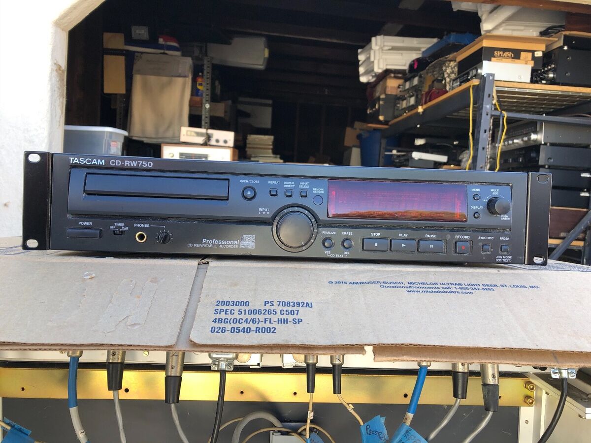 TASCAM CD-RW750 ART けたたましい MX622ラインミキサー TASCAM CD-RW750 ART けたたましい MX622ラインミキサー