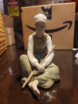 Ethan allen Ceramic Lady Sitting with a Stick 7'' Made in Italy