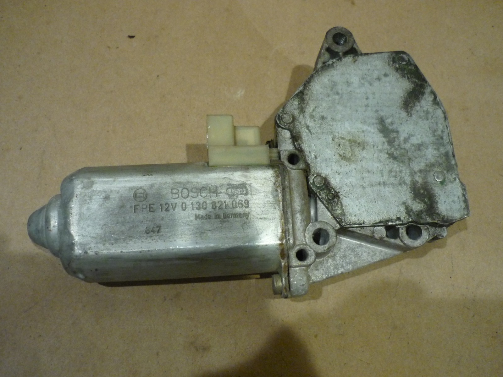 Ferrari Mondial - LH Power Window Motor - P/N 62302200