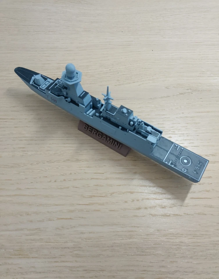 Modello Nave Marina Militare FREMM Bergamini 1:650 - Immagine 4 di 4