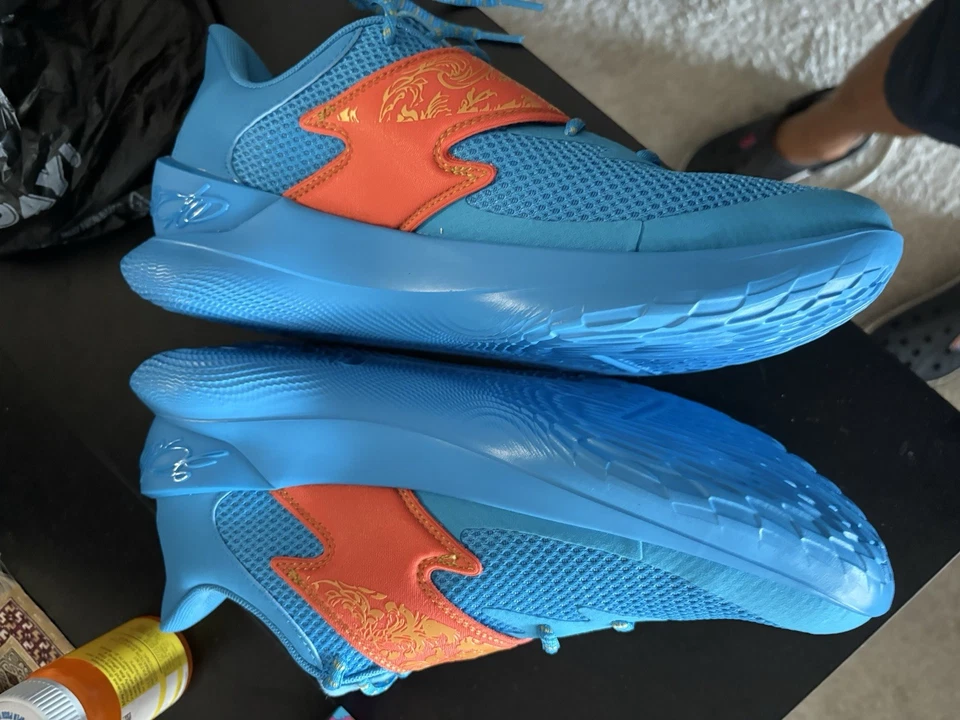 10.5M - Under Amour -  Curry Fox 1 Happy Fox Day - new no box. - Image 2 of 4