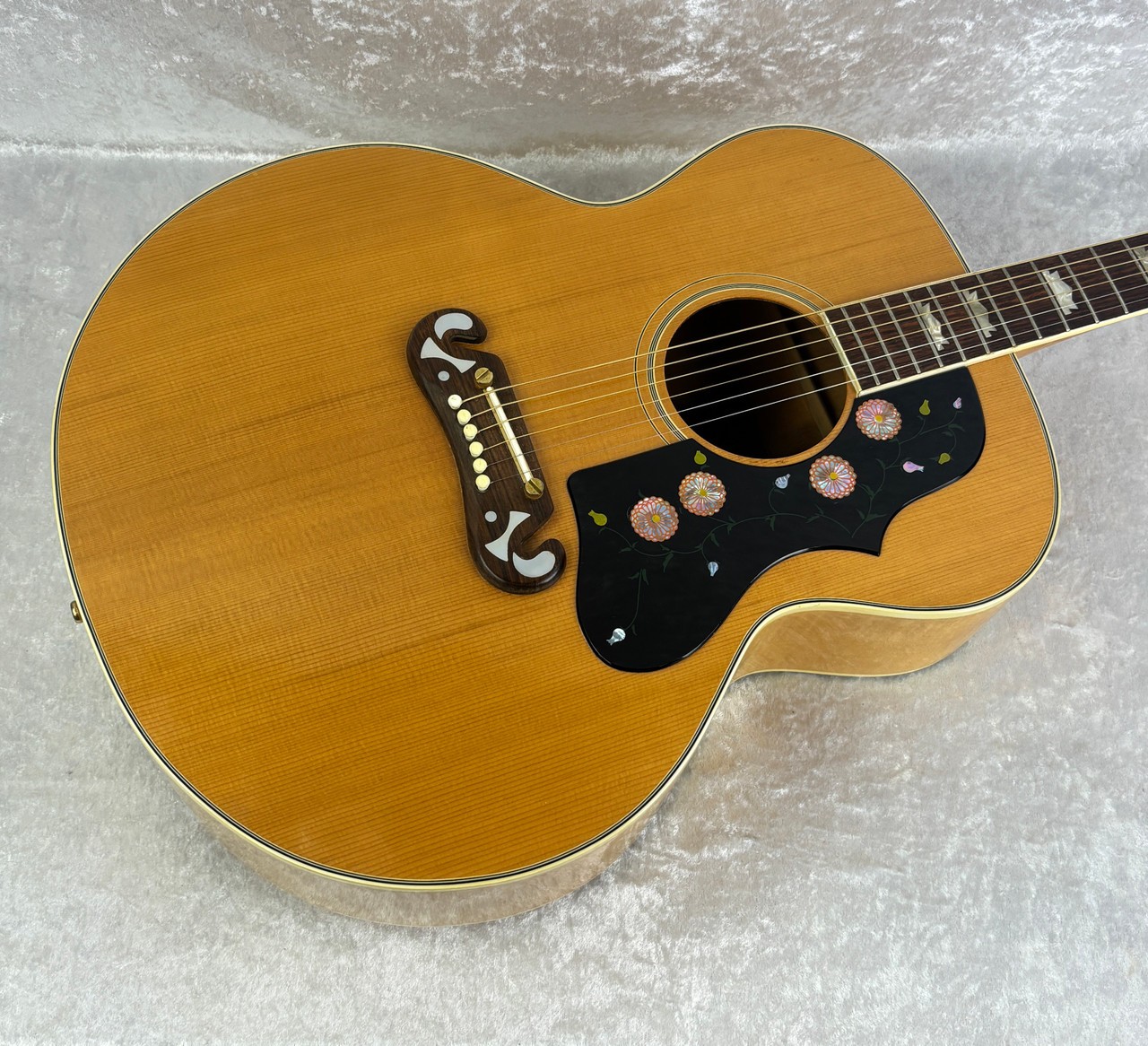 Vintage MIJ Alvarez 5055 acoustic guitar with case