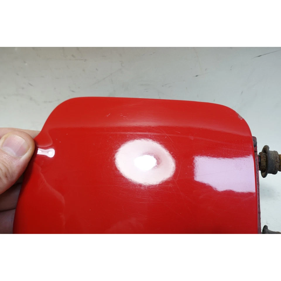 BMW E30 1984-1993 serie 3 llenado de combustible tapa de gasolina puerta cinabrio rojo OEM Foto 4 de 4