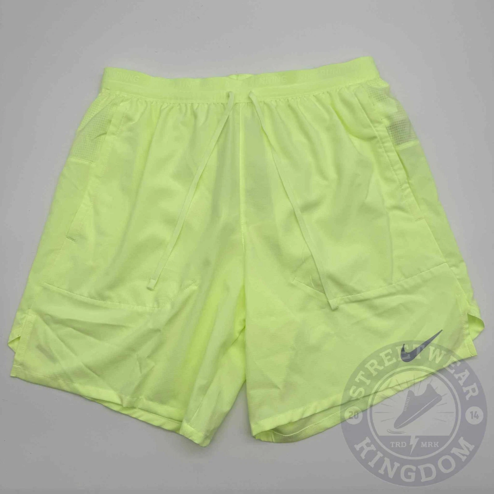 Nike Stride Dri-FIT 18cm Brief-Lined Running Shorts Yellow Size S DM4761 701