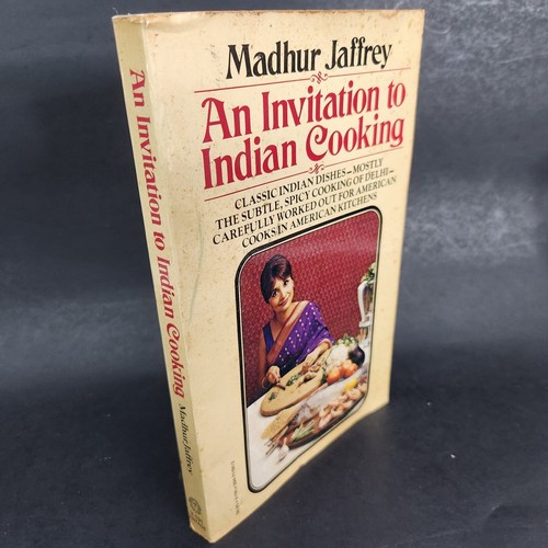 1974 Vintage Cookbook: An Invitation to Indian Cooking by Madhur Jaffrey - Picture 2 of 16