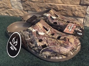 camo clogs