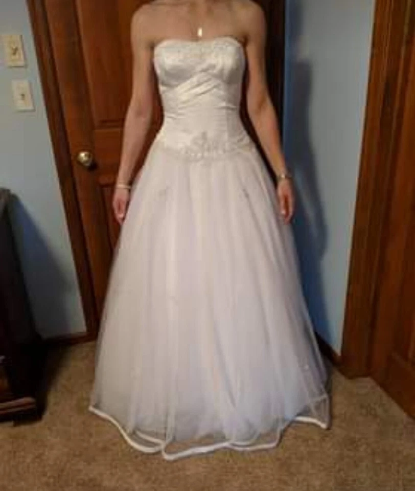 Vestido de novia Alfred Angelo Foto 4 de 4