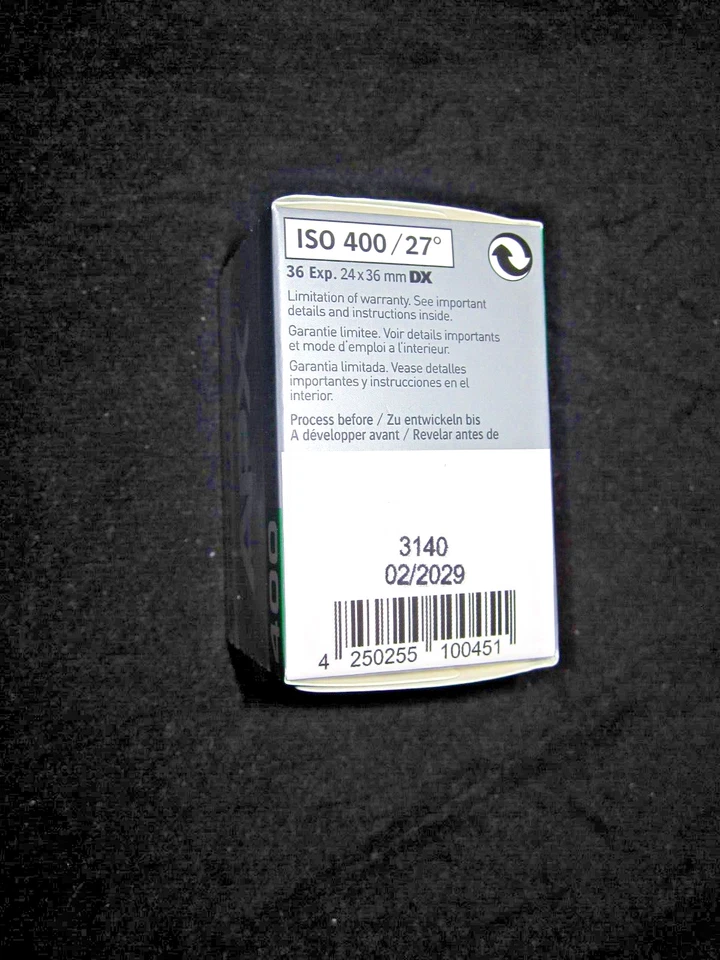 1 AGFA APX 400 SW FILM 135 - 36 FRISCH 07 / 2029 OVP ! Kleinbildfilm - Bild 2 von 2