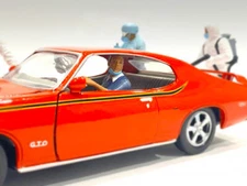 HAZMAT CREW FIGURINE III FOR 1/18 SCALE MODELS BY AMERICAN DIORAMA 76269