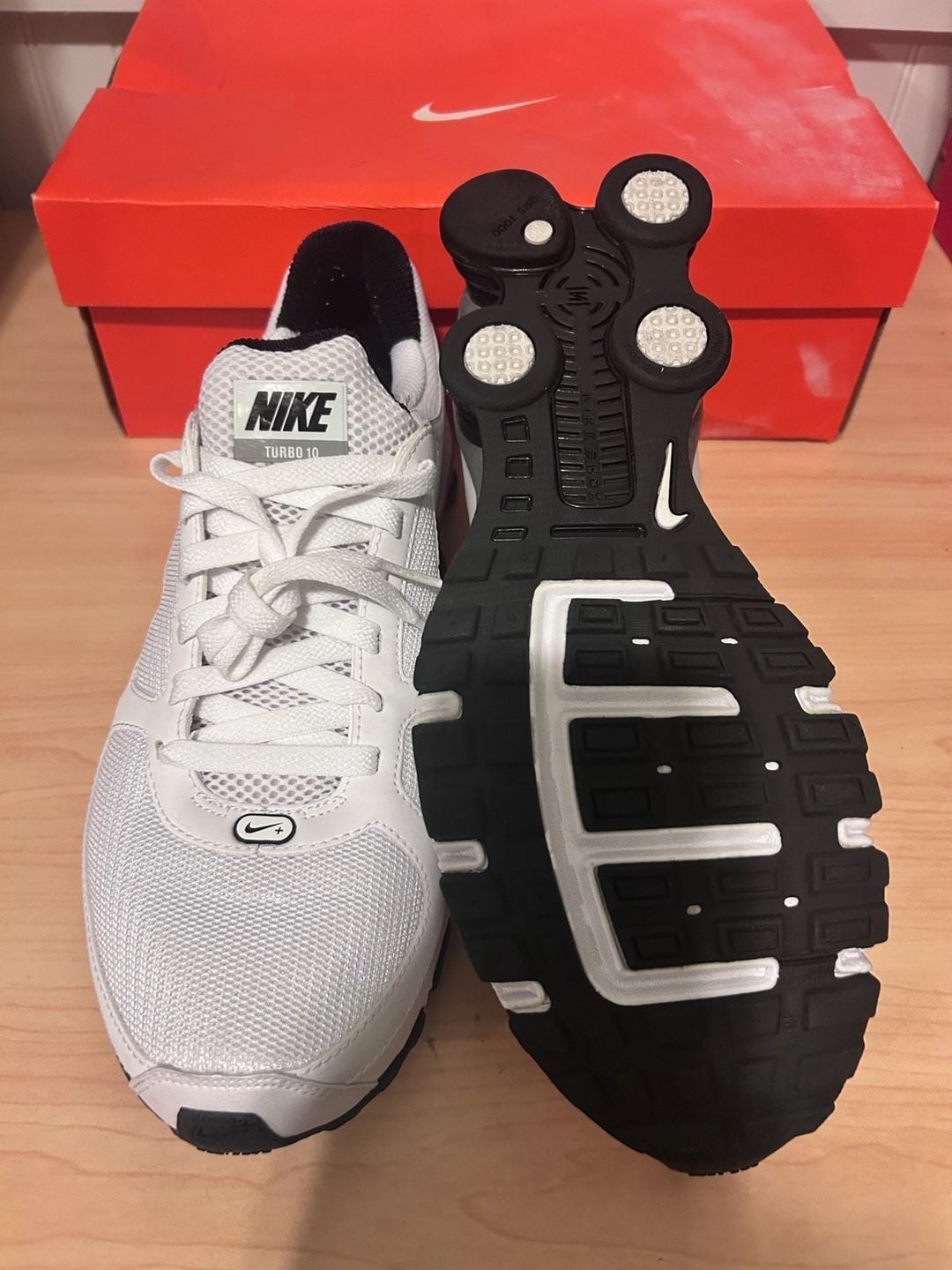 Nike Shox Turbo+ 10 Running Shoes Size 10.5 White Black Metallic Silver image 5