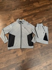Men  s Jordan 2 Piece XL Gray/Black jogging Suit