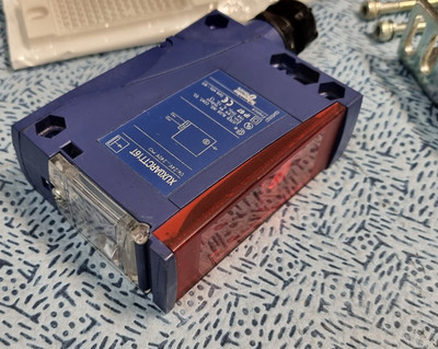 XUX0ARCTT16T TELEMECANIQUE Sensor Telemecanique 1 Stück