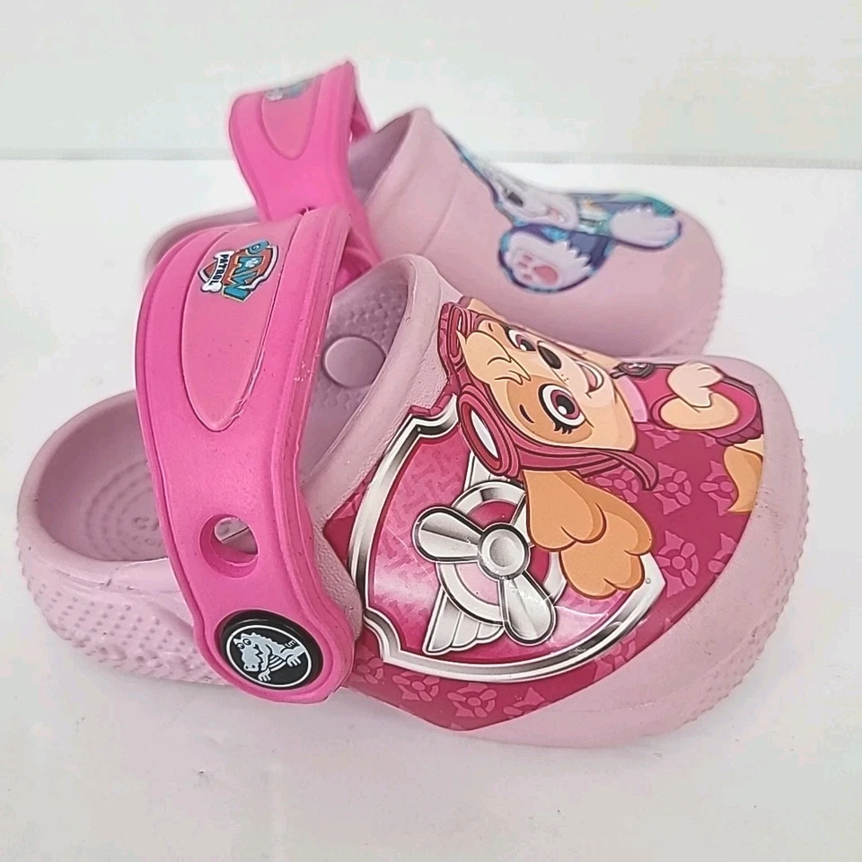 Zuecos de agua rosa Crocs Fun Lab Paw Patrol para niños pequeños talla 4 Foto 3 de 4