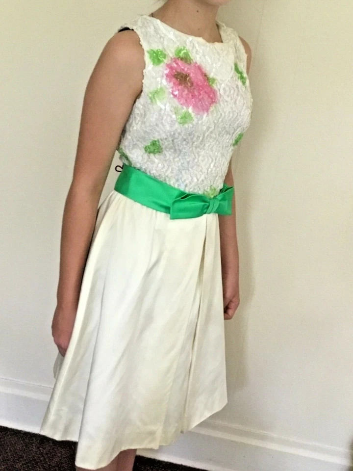 Vestido Formal Vintage Años 60 Rosa Neón Verde Lentejuelas Rosa Marfil Tafetán Sin Mangas Foto 2 de 4