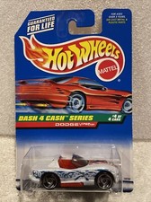 Hot Wheels 1998 Red Car Dash 4 Cash Series Dodge Viper RT/10 CARDED BLISTERPACK