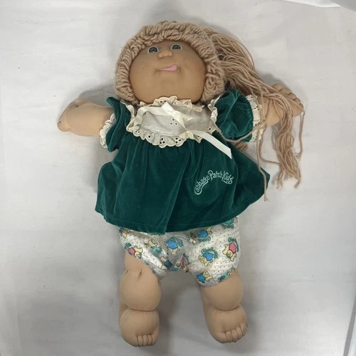 Cabbage Patch Doll. Emerald Green Eyes 2 Dimple Green Dress Vintage