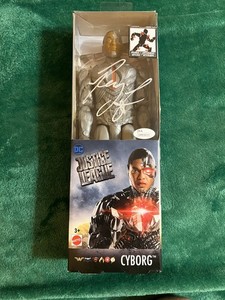 Mattel Toys DC Comics Cyborg Figure Signed by Ray Fisher Autograph JSA COA