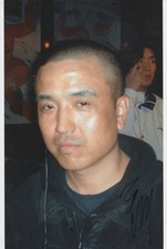 Lou Ye Autogramm signed 20x30 cm Bild