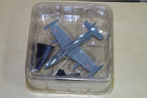AERMACCHI MB339 AVION LA BATAILLE DU CIEL DELPRADO 2001 1/94 COMME NEUF - Photo 1/2