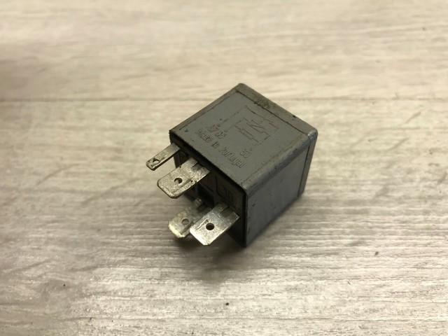 1j0906381a что за реле