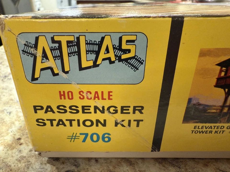 Atlas HO Scale Passenger Station Kit #706 - Image 2 of 3