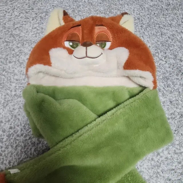 Miniso Disney Pixar Toy Story Nick Hat & Scarf Set Pre-Owned