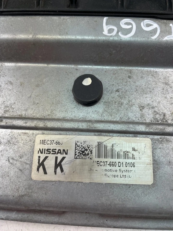 NISSAN NOTE E11, NE11 Engine Control Unit ECU MEC37-660 28186559 - Immagine 2 di 4