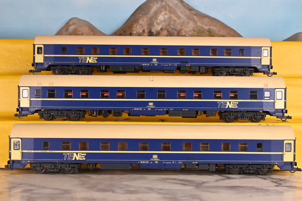 Roco H0 4-Achs Personenwagen TransEuroNacht der ÖBB 3-tlg. (I033)