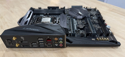 ASUS ROG Maximus X Hero WiFi Z370 Motherboard + i7-8700K 3.7GHz