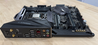 ASUS ROG Maximus X Hero WiFi Z370 Motherboard + i7-8700K 3.7GHz