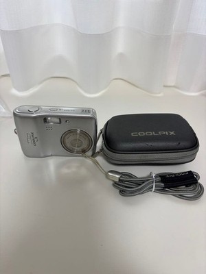 Nikon COOLPIX L30 Digitalkamera Gold Kompakt mit Original Gehäuse und Trageri...