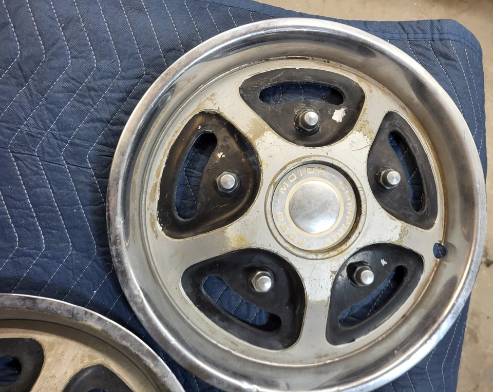 Set of 4 1973-1979? Ford Bronco? Ranger F100? Pickup Truck Hubcaps Wheel Covers - Изображение 3 из 4