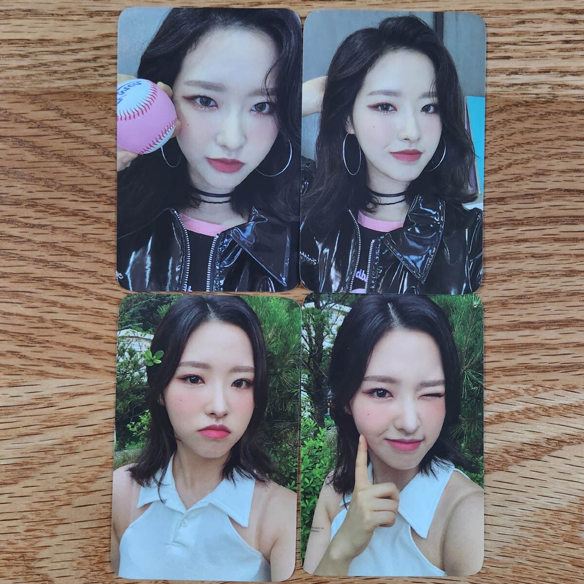 OliviaHye Official 4pcs Photocard Set Loona 2023 Season's Greeting