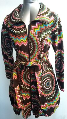 Farbenfroher psychedelic Kurzmantel von Nomads Clothing FW60